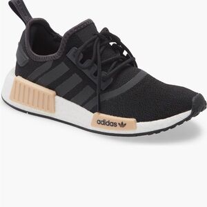 New- Adidas NMD R1 Sneaker - unisex